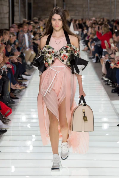 Look 31